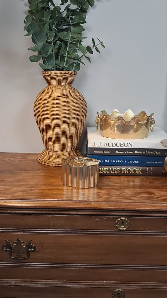 Brass jardiniere with crown-form scalloped rim